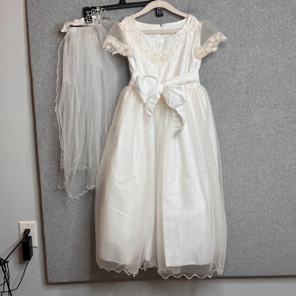 Corrine Other - Vintage Corrine Girls White Gown Metal Tiara Layered Veil 8yrs Communion Baptism